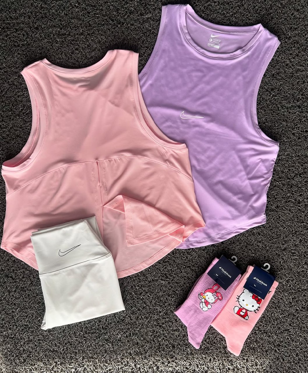 تاپ  ورزشی  نایک